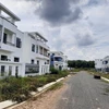 Hàng loạt biệt thự, nhà liền kế do Công ty cổ phần Đầu tư LDG xây dựng trái phép tại huyện Trảng Bom. (Ảnh: Công Phong/TTXVN)