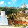 Phiên bản tượng Nữ thần Tự Do được xây dựng ở điểm check-in của Công ty TNHH AnSapa, tỉnh Lào Cai. (Nguồn: nhandan)