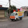 Xe tuyên truyền lưu động về phòng, chống dịch COVID-19 tại huyện Kim Thành, tỉnh Hải Dương. (Ảnh: Mạnh Minh/TTXVN)