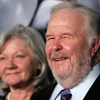 Nam diễn viên Ned Beatty và vợ tại buổi giới thiệu phim ở Los Angeles, Mỹ, ngày 8/3 vừa qua. (Ảnh: AFP/TTXVN)