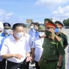 Chủ tịch thành phố Hà Nội Chu Ngọc Anh kiểm tra các chốt kiểm dịch