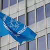 Cờ của IAEA trước trụ sở cơ quan này tại Vienna, Áo. (Ảnh: IRNA/TTXVN)