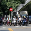 Đông đúc người xe tại giao lộ đường Nguyễn Tri Phương - đường 3/2, Quận 10, TP Hồ Chí Minh, ngày 29/9. (Ảnh: Thanh Vũ/TTXVN)