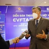 Chủ tịch EuroCham Alain Cany trả lời phỏng vấn báo chí. (Ảnh: Trần Việt/TTXVN)