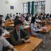 Không khí buổi học đầu tiên của học sinh lớp 12 trường THPT Phan Châu Trinh. (Ảnh: Văn Dũng/TTXVN)