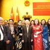 Tổng Bí thư Nguyễn Phú Trọng với các đại biểu dự Hội nghị Văn hóa toàn quốc triển khai thực hiện Nghị quyết Đại hội XIII của Đảng. (Ảnh: Trí Dũng/TTXVN)