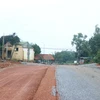 Dự án đường Lê Thánh Tông ở thành phố Đông Hà nhiều năm chưa hoàn thành do vướng mắc giải phóng mặt bằng. (Ảnh: Nguyên Lý/TTXVN)