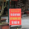 Trong Đền Bà chúa kho, phường Vũ Ninh, thành phố Bắc Ninh đều có biển hướng dẫn phòng dịch COVID-19. (Ảnh: Thanh Thương/TTXVN)