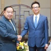 Phó Thủ tướng Vũ Đức Đam và Phó Thủ tướng Thái Lan Prawit Wongsuwon. (Nguồn: baochinhphu.vn)