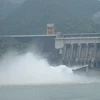 Thủy điện Sơn La mở 1 cửa xả đáy vào lúc 14 giờ ngày 11/6 vừa qua, tổng lưu lượng xả gần 4.600 mét khối/giây. (Ảnh: Quang Quyết/TTXVN)