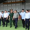 Thủ tướng Phạm Minh Chính tại buổi kiểm tra, khảo sát dự án nhà ga T3 Cảng hàng không quốc tế Tân Sơn Nhất. (Ảnh: Dương Giang/TTXVN)