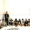 Lực lượng công an bắt giữ nhóm thanh thiếu niên ở một nhà trọ tại ấp 7, xã Xuân Tâm, huyện Xuân Lộc, tỉnh Đồng Nai, chuẩn bị hung khí đi hỗn chiến bị công an bắt giữ. (Ảnh: TTXVN phát)