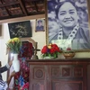 Người dân tại xã Lương Hòa tưởng niệm Nữ tướng Nguyễn Thị Định. (Ảnh: Chương Đài/TTXVN) 
