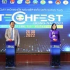 Đại diện Bộ Khoa học và Công nghệ và Lãnh đạo tỉnh Đồng Nai ấn nút phát động Techfest Đồng Nai 2022. (Ảnh: TTXVN phát)
