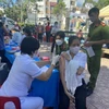 Tiêm vaccine phòng COVID-19 cho người dân trên địa bàn thành phố Bà Rịa. (Ảnh: Hoàng Nhị/TTXVN)