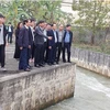 Đoàn công tác của Bộ Nông nghiệp và Phát triển Nông thôn kiểm tra tình hình lấy nước đợt 2 tại trạm bơm Đại Định, tỉnh Vĩnh Phúc. (Ảnh: Bnews/TTXVN)
