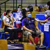 Nhân viên y tế tiêm vaccine ngừa COVID-19 cho người dân tại Bangkok, Thái Lan. (Ảnh: AFP/TTXVN)