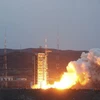 Một tên lửa Trường Chinh-2D mang theo chùm vệ tinh PIESAT-1 được phóng đi từ Trung tâm Phóng Vệ tinh Thái Nguyên ở phía bắc tỉnh Sơn Tây của Trung Quốc, ngày 30/3. (Nguồn: Xinhua)
