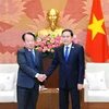 Phó Chủ tịch thường trực Quốc hội Trần Thanh Mẫn tiếp Tổng Thư ký Thượng viện Campuchia Oum Sarith. (Ảnh: Minh Đức/TTXVN)