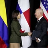 Bộ trưởng Ngoại giao Panama Janaina Isabel Tewaney và Bộ trưởng An ninh Nội địa Hoa Kỳ Alejandro Mayorkas, ngày 11/4. (Nguồn: Reuters)