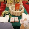 Đại biểu cùng độc giả tại buổi giới thiệu cuốn sách “Thương hiệu Việt Nam-Thời khắc vàng.” (Ảnh: Thanh Tùng/TTXVN)