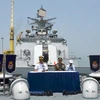 Chuẩn Đô đốc Gurcharan Singh, Tư lệnh Hạm đội Miền Đông, Hải quân Ấn Độ (đầu tiên bên trái) cung cấp thông tin cho báo chí về chuyến thăm xã giao thành phố Đà Nẵng. (Ảnh: Quốc Dũng/TTXVN)