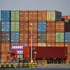 Container hàng hóa chờ bốc dỡ tại cảng Thanh Đảo, tỉnh Sơn Đông, Trung Quốc. (Nguồn: AFP/TTXVN)