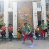 Thanh thiếu niên đồng bào Khmer là tầng lớp kế thừa điệu múa trống Chhay-dăm ở xã Trường Tây. (Ảnh: Minh Phú/TTXVN)