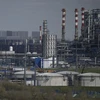 Nhà máy lọc dầu của công ty Gazprom ở ngoại ô Moskva, Nga. (Ảnh: AFP/TTXVN)