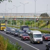 Ùn tắc kéo dài tại điểm cuối cao tốc TP Hồ Chí Minh - Long Thành - Dầu Giây. Ảnh: Công Phong - TTXVN 