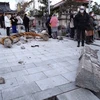 Cổng vào một đền thờ tại Kanazawa, tỉnh Ishikawa, Nhật Bản bị đổ sập sau động đất ngày 1/1/2024. (Ảnh: Kyodo/TTXVN)