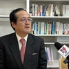 Giáo sư Junichi Iwatsuki, chuyên ngành Ngôn ngữ xã hội học, Đại học Tokyo, trả lời phỏng vấn của phóng viên TTXVN. (Ảnh: Xuân Giao/TTXVN)