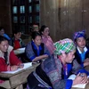 Năm nay, huyện Mù Cang Chải mở 6 lớp xóa mù chữ cho 180 học viên tại các xã vùng cao. (Ảnh: TTXVN phát)