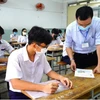Thí sinh trước giờ làm bài thi môn Ngữ văn tại kỳ thi tuyển sinh lớp 10 ở Thành phố Hồ Chí Minh. (Ảnh: TTXVN phát)