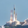 Tên lửa đẩy H-IIA, mang theo tàu đổ bộ khảo sát Mặt Trăng (SLIM) của Cơ quan thám hiểm hàng không vũ trụ Nhật Bản, rời bệ phóng tại Trung tâm vũ trụ Tanegashima ở tỉnh Kagoshima, ngày 7/9/2023. (Ảnh: Kyodo/TTXVN)