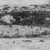 Đêm ngày 6/5/1954, tại đồi A1 trận chiến đấu giữa ta và địch diễn ra quyết liệt, quân ta xông lên tiêu diệt từng lô cốt, nổ phá từng hầm ngầm. Đồi A1 bị ta tiêu diệt. (Ảnh: Tư liệu TTXVN)