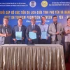 Quang cảnh lễ ký kết ghi nhớ hợp tác giữa doanh nghiệp Ấn Độ và tỉnh Phú Yên. (Ảnh: Xuân Triệu/TTXVN)