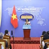 Người phát ngôn Bộ Ngoại giao Phạm Thu Hằng chủ trì họp báo thường kỳ tháng 6/2024. (Ảnh: Minh Đức/TTXVN)