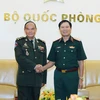 Thượng tướng Nguyễn Tân Cương, Tổng Tham mưu trưởng QĐND Việt Nam và Thứ trưởng Bộ Quốc phòng tiếp Đại tướng Mao Sophan, Phó Tổng Tư lệnh Quân đội kiêm Tư lệnh Lục quân Hoàng gia Campuchia. (Ảnh: Trọng Đức/TTXVN)