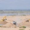 Công ty 68 khai thác cát tại mỏ cát vật liệu xây dựng thông thường ở huyện Phú Hòa. (Nguồn: báo Sài Gòn giải phóng)