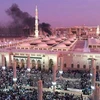 Khói bốc lên sau vụ nổ ở nhà thờ Nhà tiên tri Mohammed thuộc Medina, Saudi Arabia vào ngày 4/7. (Nguồn: EPA/TTXVN)