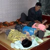 Một gia đình ở huyện tiên Lãng, thành phố Hải Phòng có 4 con bị nhiễm chất độc da cam. (Ảnh: Nguyễn Thủy/TTXVN)