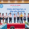 Nhóm nòng cốt từ Hội đồng trẻ em tại Hà Nội và Thành phố Hồ Chí Minh chia sẻ thông điệp chấm dứt trừng phạt thể chất tinh thần trẻ em. (Ảnh: MSD)