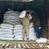Xuất gạo dự trữ quốc gia để cứu trợ khẩn cấp cho người dân. (Ảnh minh hoạ: Quốc Dũng/TTXVN)