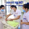 Em bé sơ sinh của sản phụ nhiễm COVID-19 được chăm sóc đặc biệt tại Bệnh viện Trung Ương Huế. (Ảnh: Mai Trang/TTXVN)