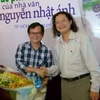 Nhà văn Nguyễn Nhật Ánh (trái) trong một ra mắt sách tại Thành phố Hồ Chí Minh (Ảnh: TTVH)