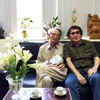 Nhà văn-nhà báo Trần Mai Hạnh (phải) và nhà báo Đỗ Phượng. (Ảnh: CTV)