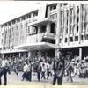 Nhà báo Trần Mai Hạnh tại Dinh Độc Lập sáng 7/5/1975 sau lễ mít tinh ra mắt của ủy ban Quân quản TP. Sài Gòn - Gia Định (Ảnh tư liệu: Đinh Quang Thành/TTXVN)