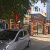 Trường tiểu học Nam Trung Yên - nơi xảy ra vụ xe taxi chở Hiệu trưởng đâm gãy chân học sinh (Ảnh: VNews)