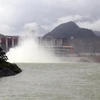 Thủy điện Tuyên Quang xả nước ứng phó với đợt mưa lớn. (Ảnh: TTXVN)